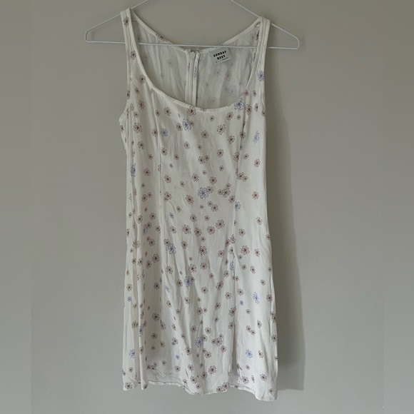 Sunday Best Mini Dress with Slit, XS, white & purple, Aritzia - Picture 1 of 2